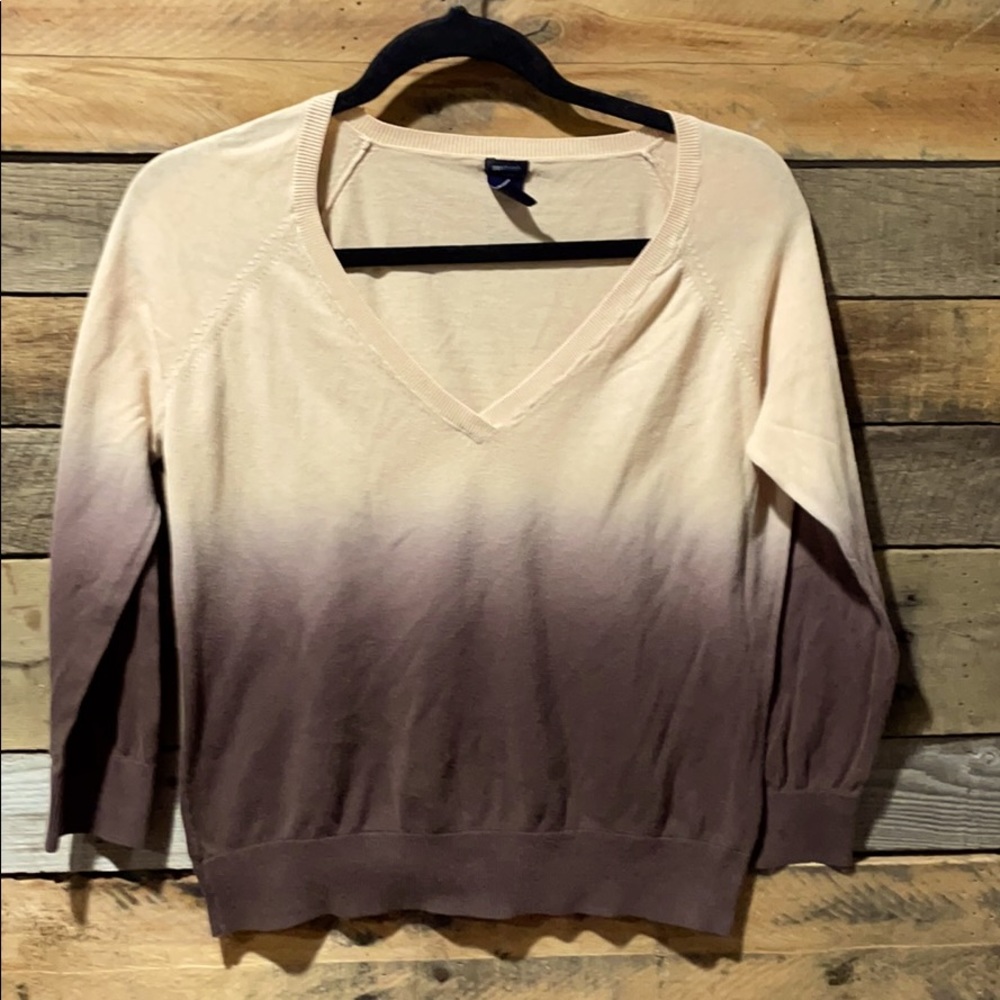 Gap lightweight sweater/tee, v-neck, ombré